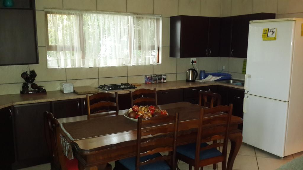 Magaliqua Guest House Noordheuwel Quarto foto